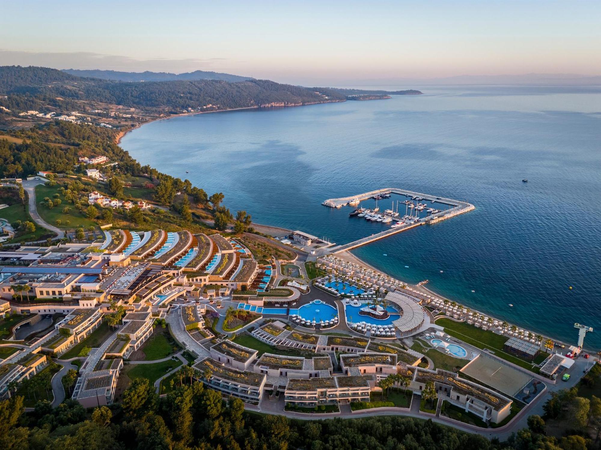 Miraggio Thermal Spa Resort Paliouri Exteriér fotografie Aerial view of the resort