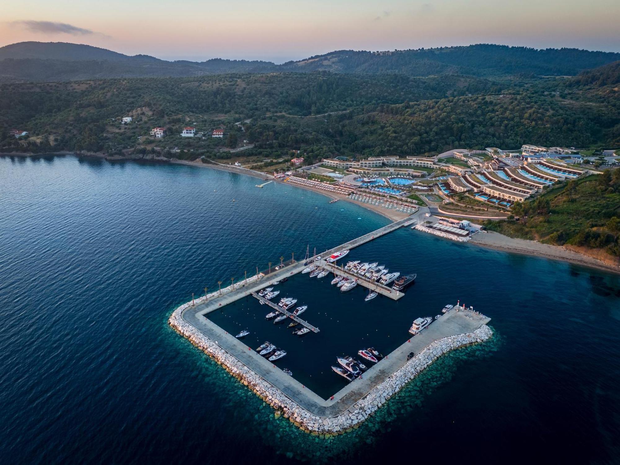 Miraggio Thermal Spa Resort Paliouri Exteriér fotografie Aerial view of the port